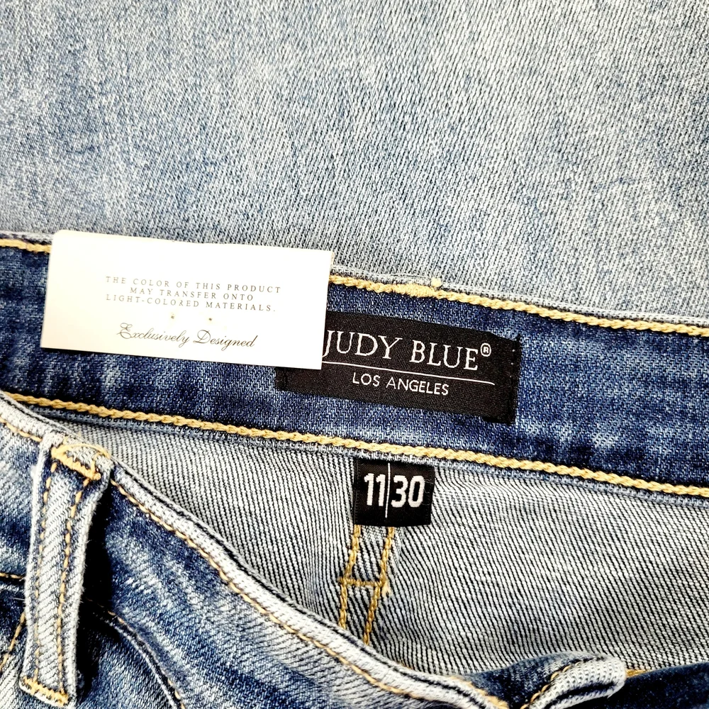NWT JUDY BLUE High Rise Straight Fit Leg Light Distressed Wash Jeans Size 30 New